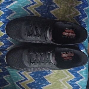 MEN SKECHERS